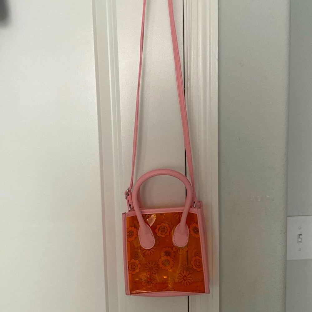 Visco/preppy crossbody bag.